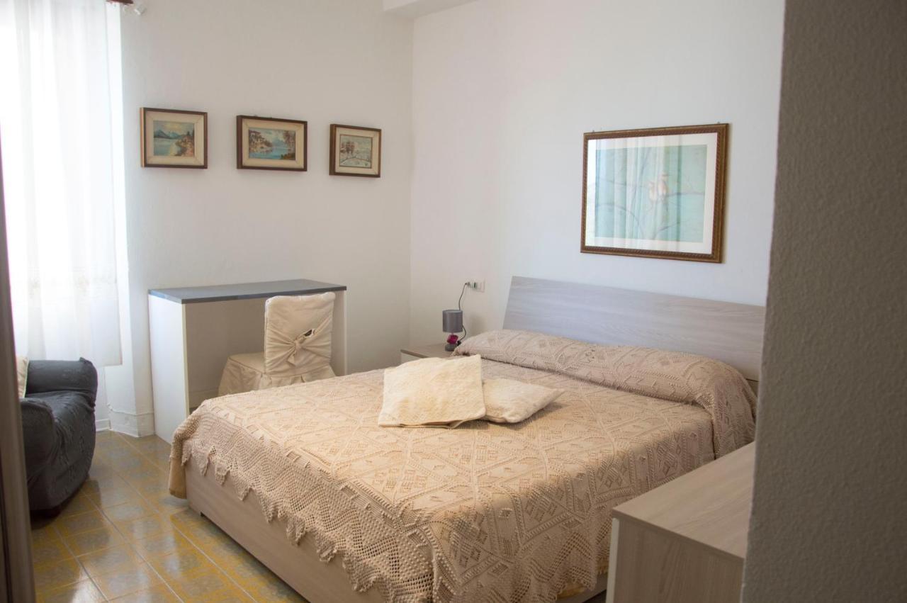 Bed and Breakfast Occhj A Mari Santa Teresa Gallura Exterior foto