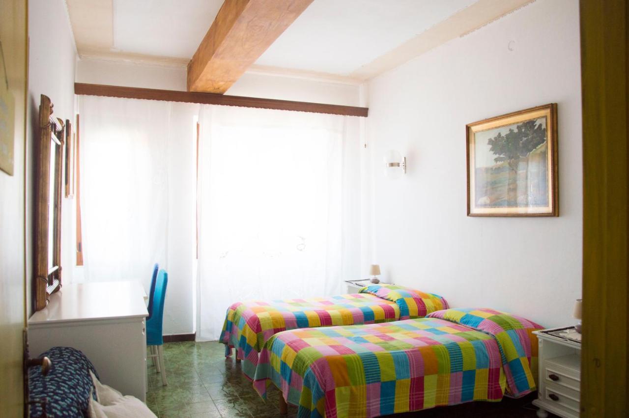 Bed and Breakfast Occhj A Mari Santa Teresa Gallura Exterior foto
