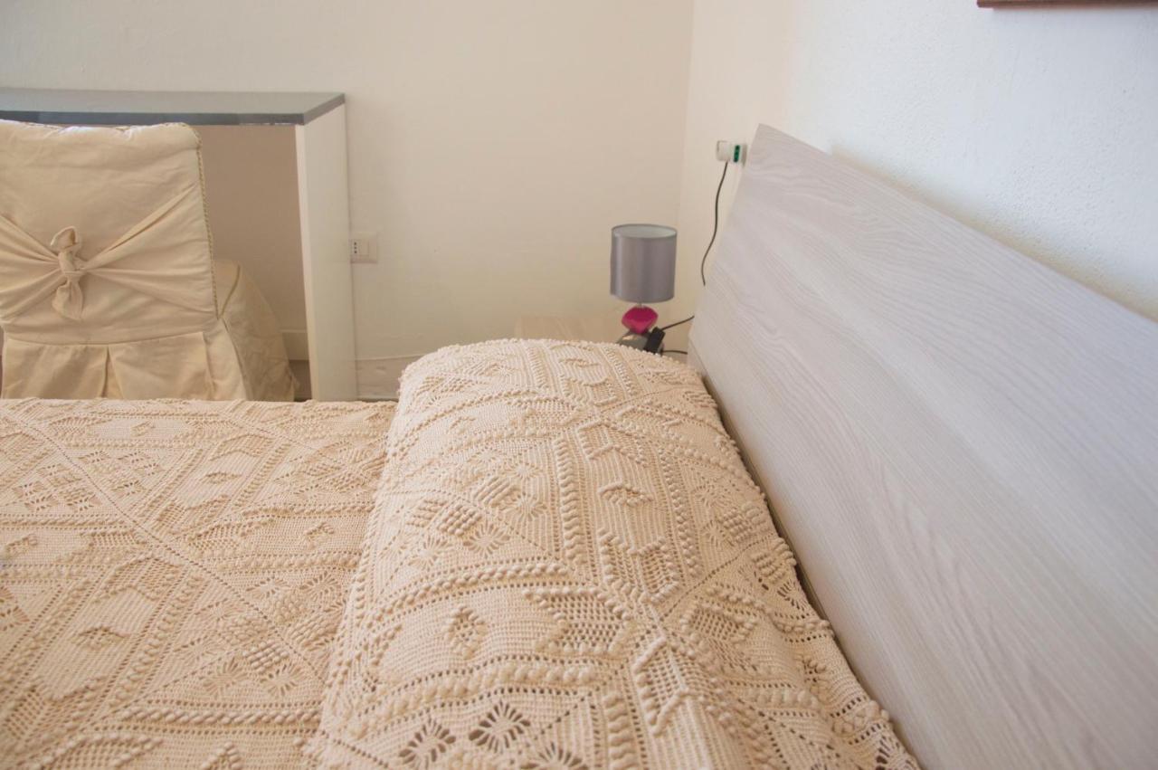 Bed and Breakfast Occhj A Mari Santa Teresa Gallura Exterior foto